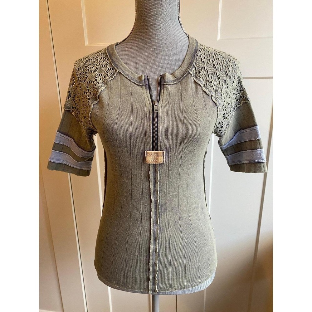 We The Free People Shirt Small Quarter Zip Gray Crochet Fitted Cotton sku53